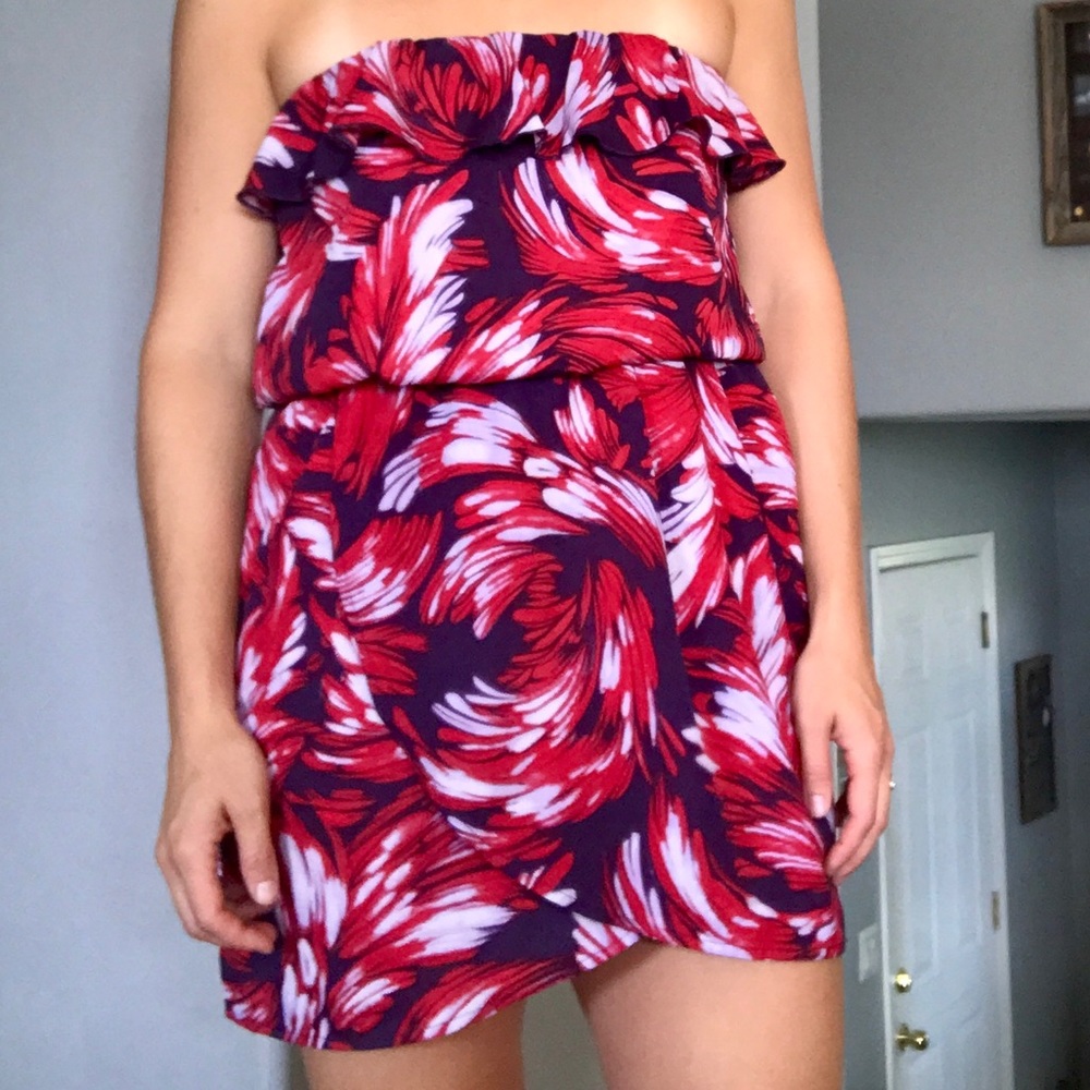 Women’s flowy and fun Strapless dress